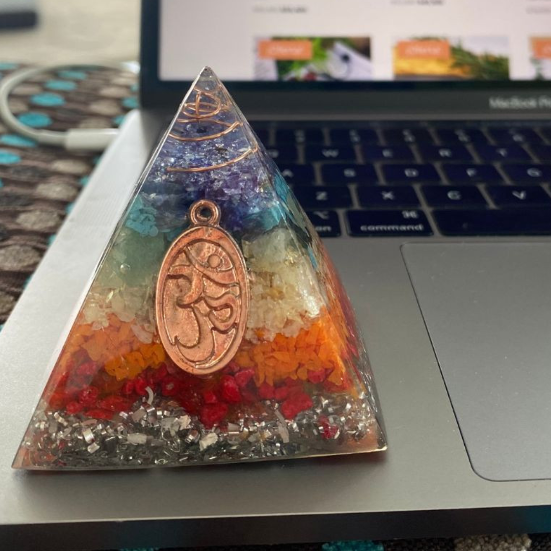 Pirámide Orgonita 7 Chakras